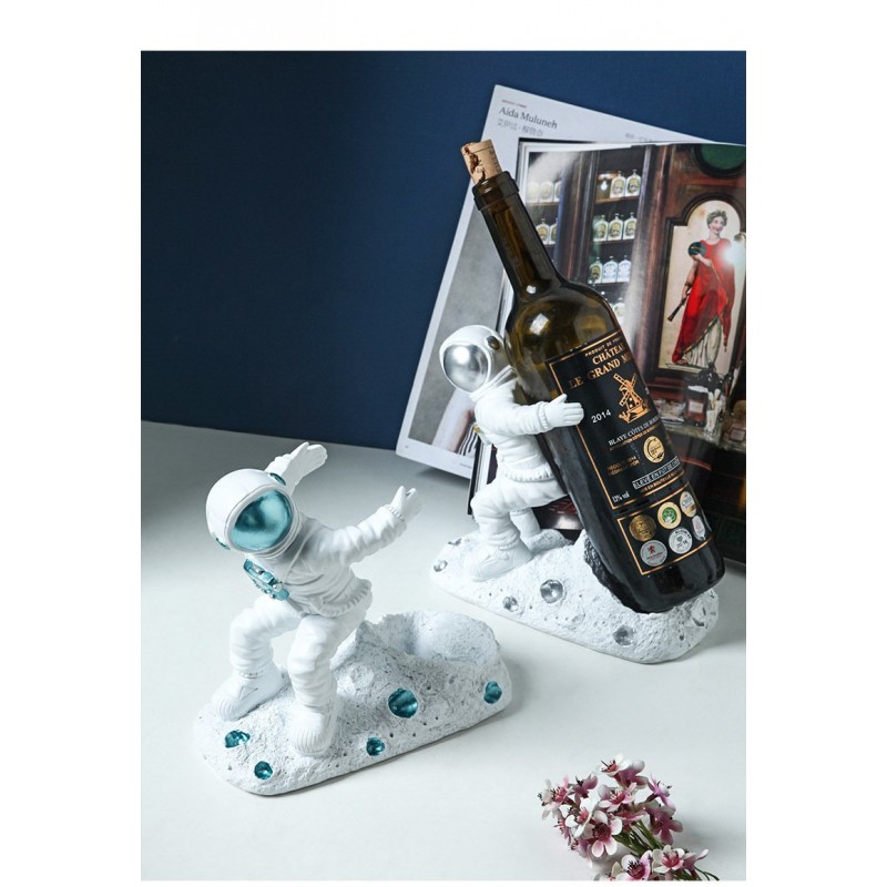 Astronaut wine rack decoration