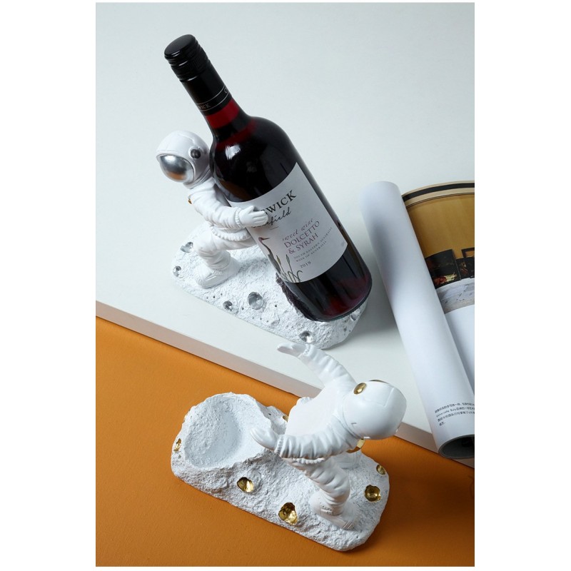 Astronaut wine rack decoration